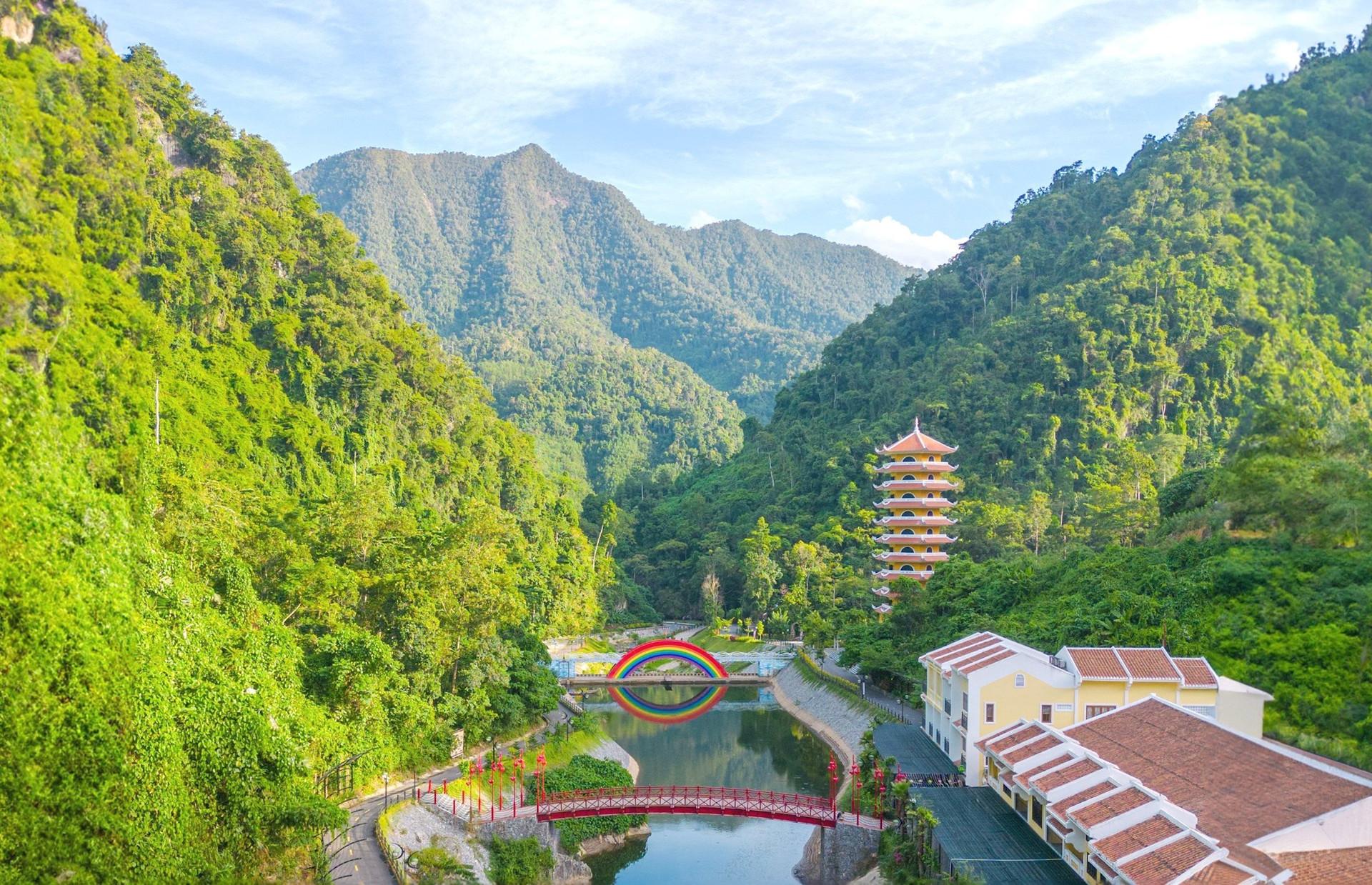 Quảng Nam đột phá với tam giác du lịch Hội An-Mỹ Sơn-Cổng trời Đông Giang